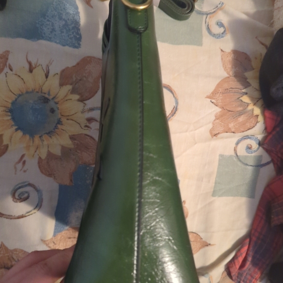 High Quality Well Crafted Green Flower Patterned Handbag With New Straps - Picture 3 of 9